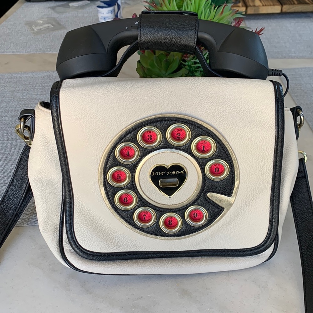 Betsey phone purse.